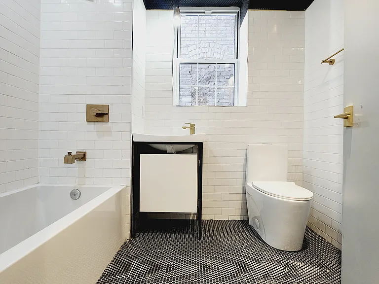 41 Van Wagenen Ave #BASEMENT — Photo 5