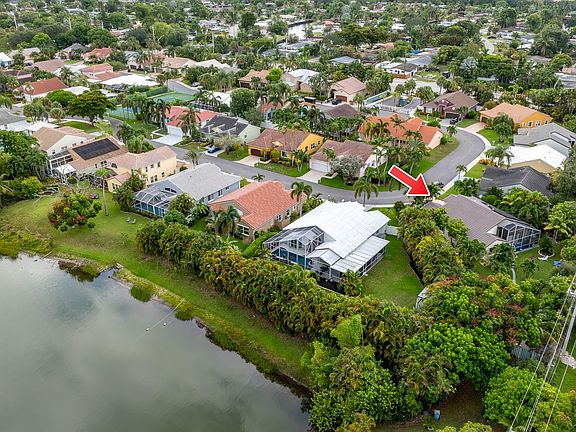 3rd image of 3264 NW 22nd Avenue