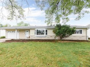 1560 Swallow Ln, Florissant, MO 63031