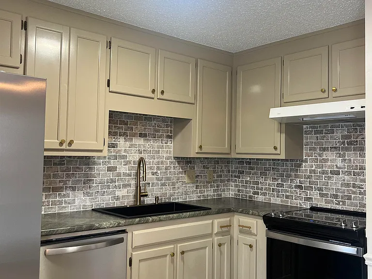 6864 Steeplechase Dr NW — Photo 5