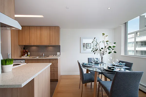 788 Jervis St — Photo 39