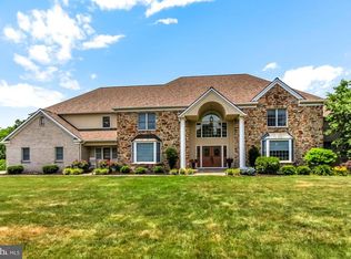 1425 Rosepointe Dr, York, PA 17404