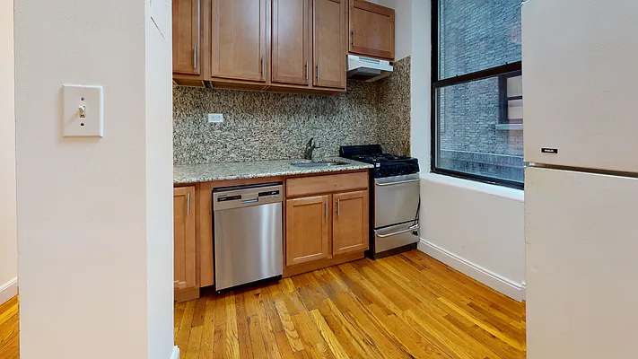 Rented by Bond New York | media 5