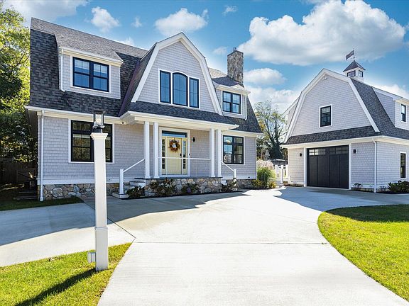 2nd image of 136 Wimbledon Drive