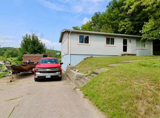 4763 Barbara Ct, Bellevue, IA 52031