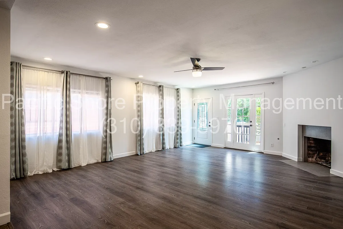 Building Photo - 1021 Hill St #1