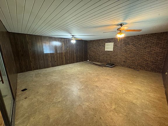 3rd image of 405 Ray St