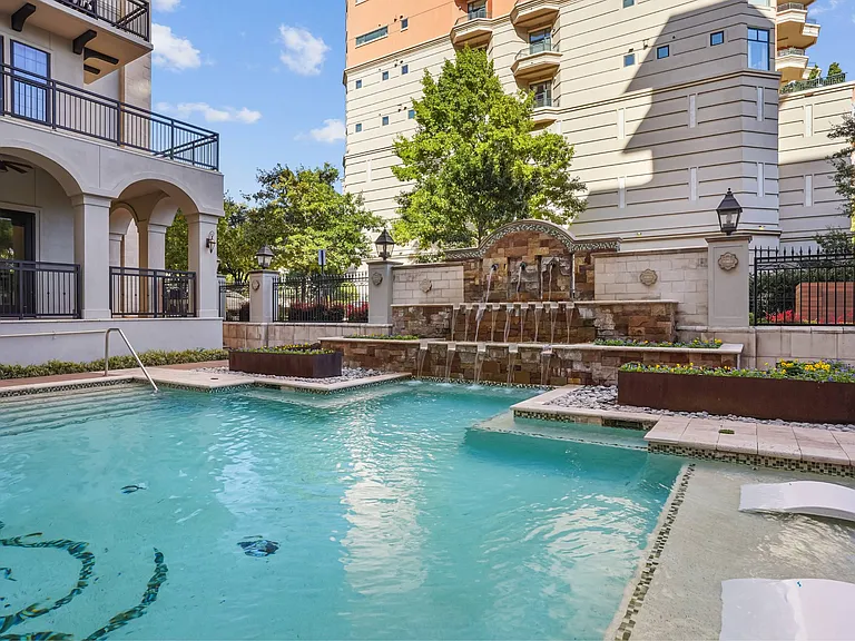 Cantabria at Turtle Creek — Photo 40