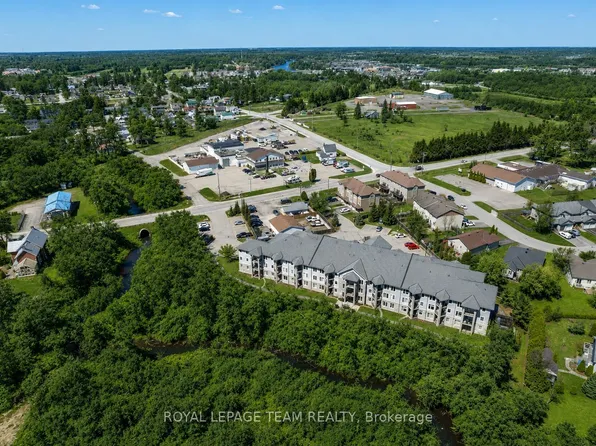 398 Van Buren St #209, North Grenville, ON K0G 1J0