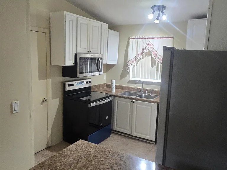 4941 Marbella Rd N — Photo 8