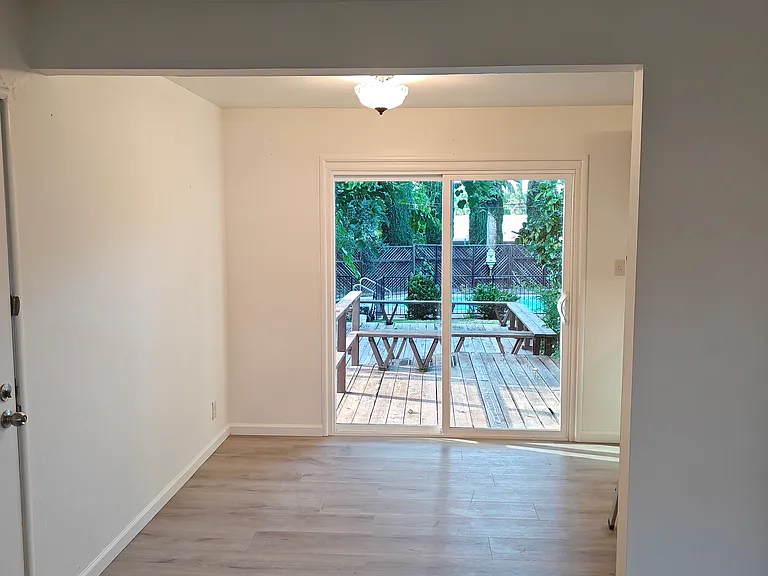8945 Bedford Ave — Photo 5