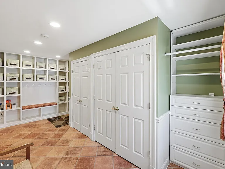 9904 Hall Rd — Photo 13