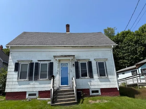 25 Pleasant Street, Lubec, ME 04652