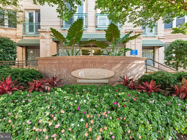 12001 Market St APT 121, Reston, VA 20190