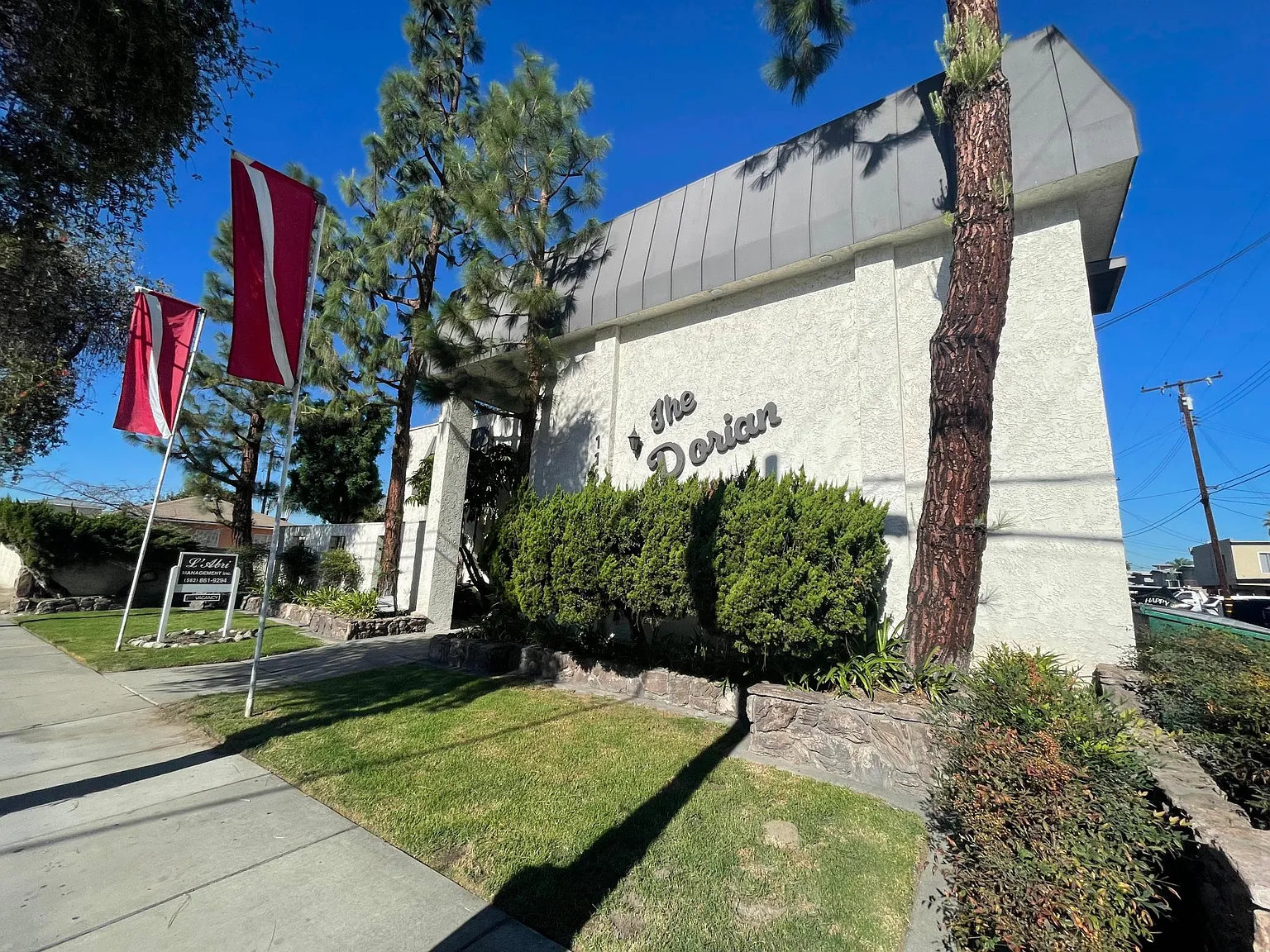Dorian Apartments — Photo 1