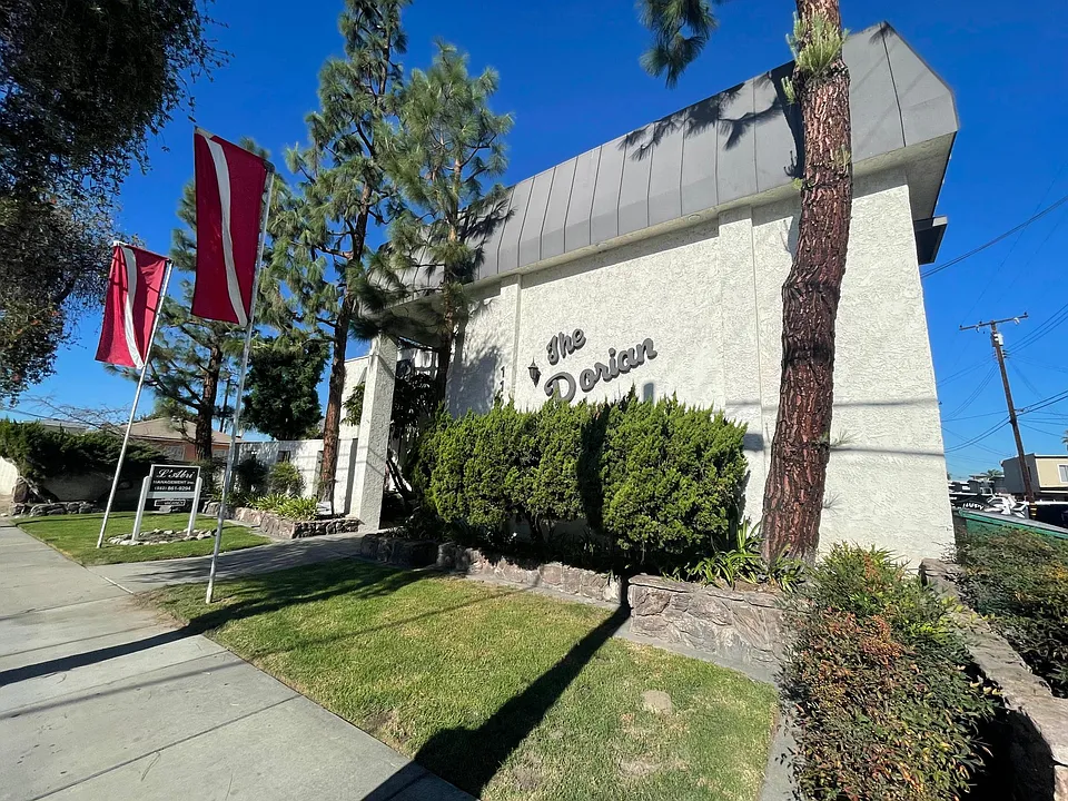 Dorian Apartments