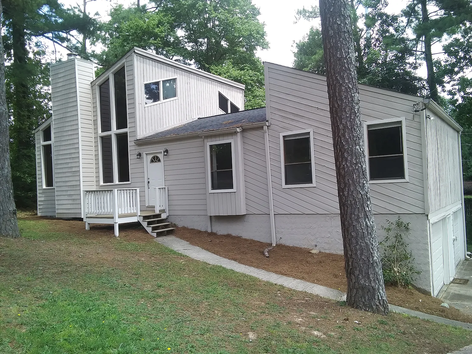 3 bed, 1463 sqft, $2,700 — Photo 2