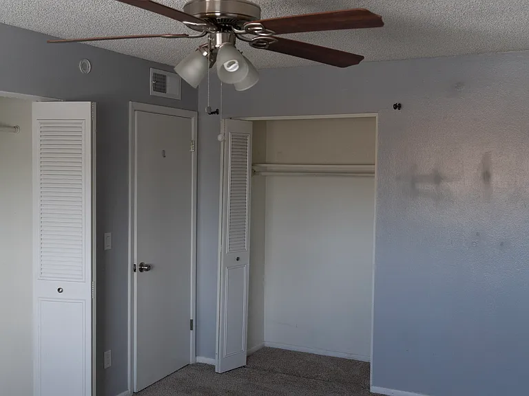 4601 N 21st Ave — Photo 35
