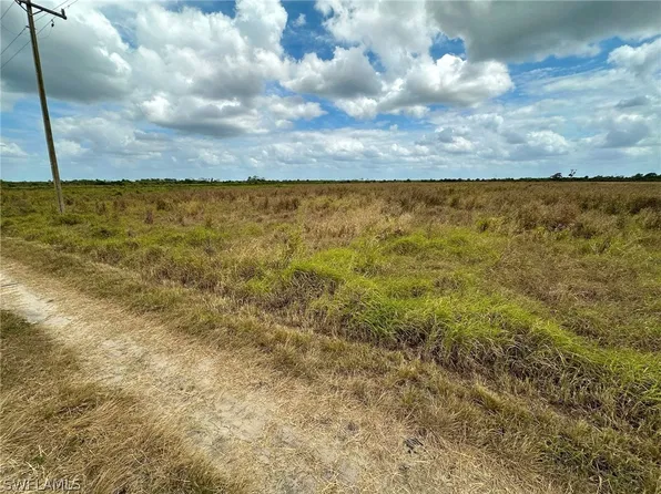 Sears Rd, Labelle, FL 33935