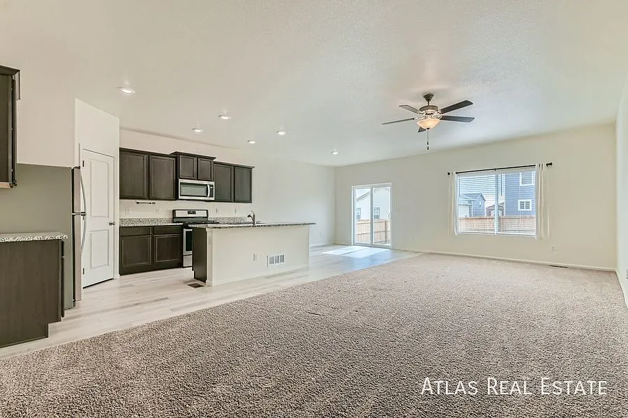 Bright 3bd/2ba Ranch In Desirable Hidden Valley Neighborhood — Photo 3