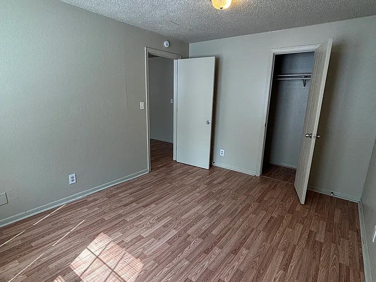 215 W Fairview St #303 — Photo 5
