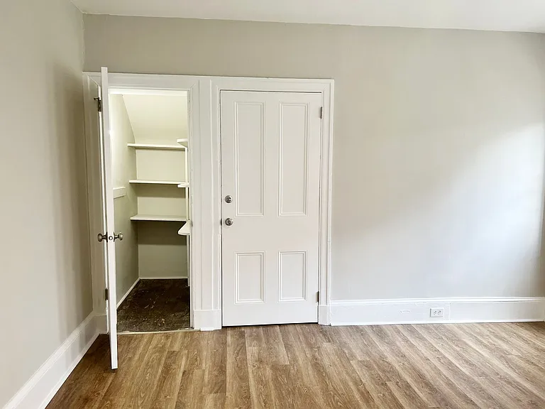 130 E Chestnut St — Photo 9