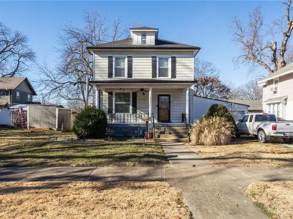 426 S Oak St, Ottawa, KS 66067