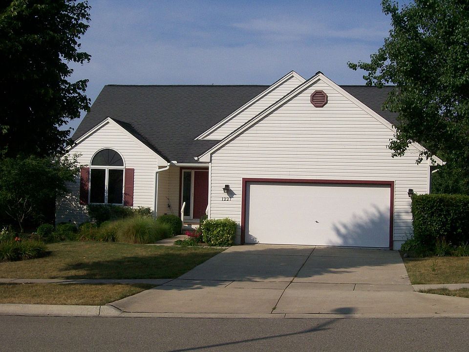 1st image of 1227 Colony Dr