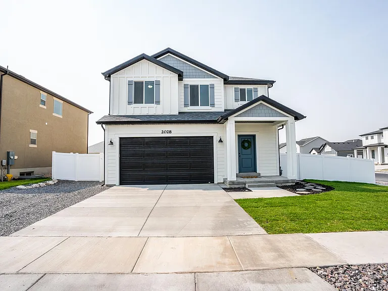 2028 E Bald Eagle Way — Photo 2