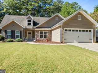 110 Raymond Ray St, Newnan, GA 30263