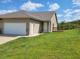 1201 Temple Dr, Mount Horeb, WI 53572