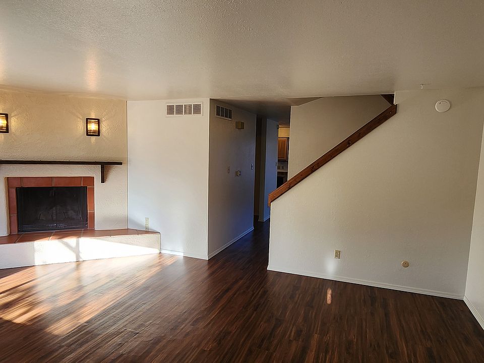 1st image of 335 Cheryl Ct