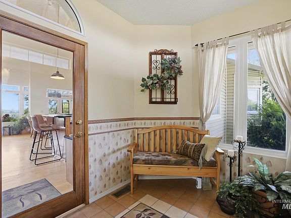 4th image of 117 View Dr #D-r