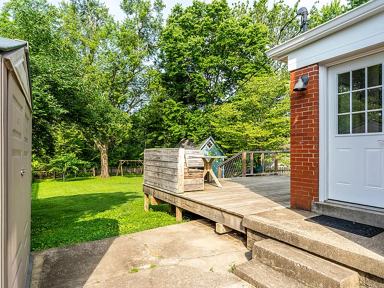 1022 Della Dr — Photo 34