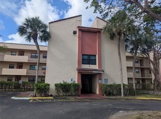 3396 Foxcroft Rd APT 302, Hollywood, FL 33025