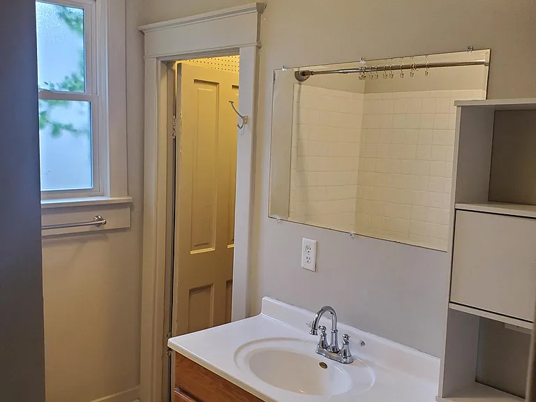 1306 N 50th Ave — Photo 2
