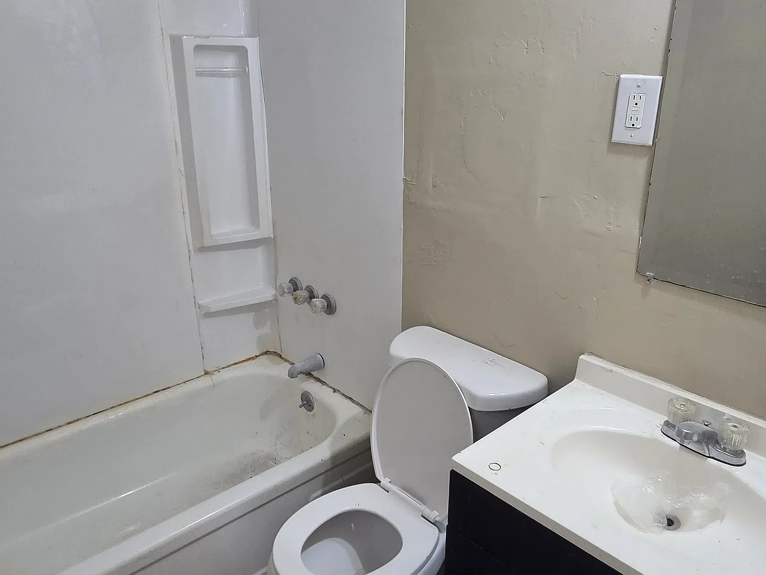 3 bed, 952 sqft, $1,350 — Photo 4