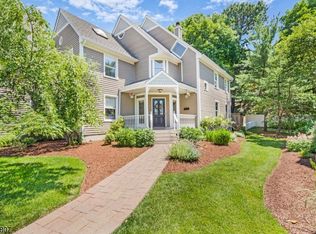 24 W Main St #B, Mendham, NJ 07945