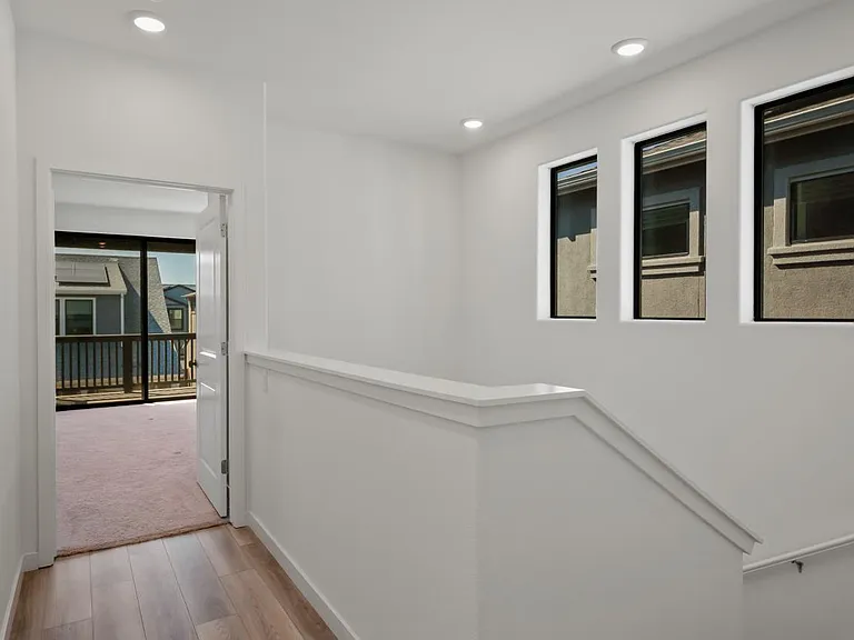 1586 Waterside Ln — Photo 21