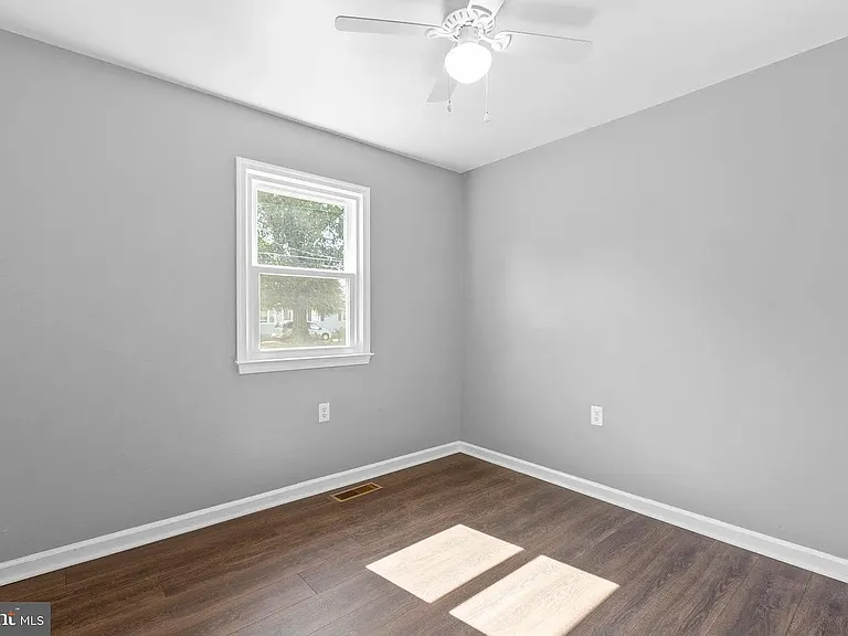 415 Hamilton St — Photo 2
