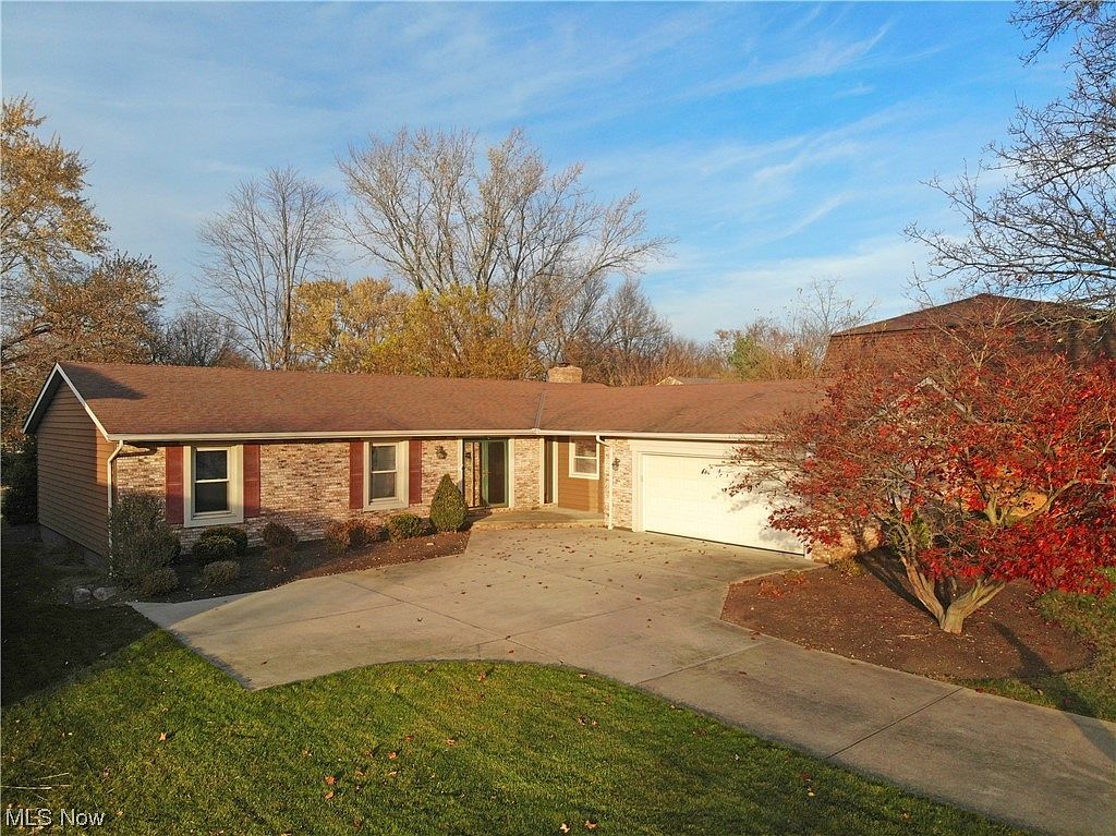 17096 Hawks Lookout Ln, Strongsville, OH 44136 Zillow