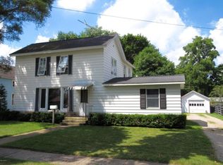 109 S Barry St, Greenville, MI 48838