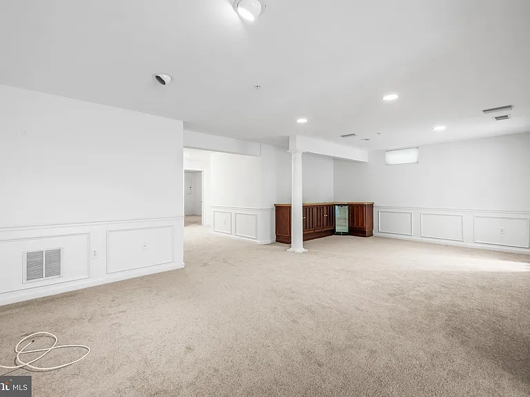 530 Limerick Cir — Photo 25