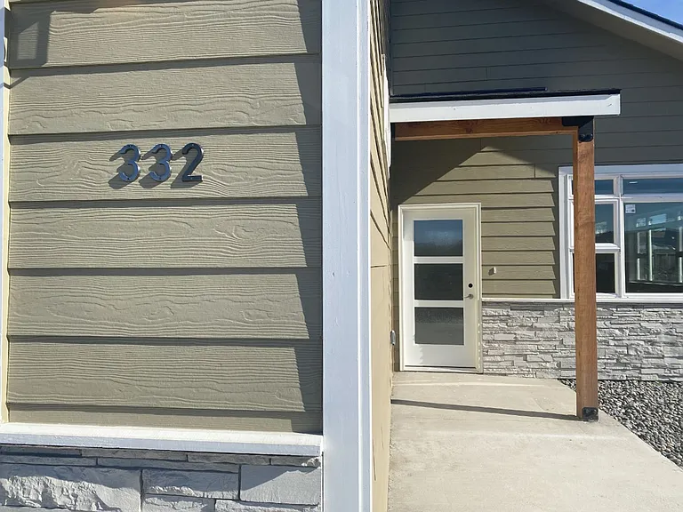 332 Lolly Ln — Photo 2