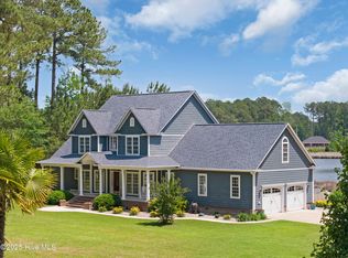555 Dawson Creek Dr, Arapahoe, NC 28510