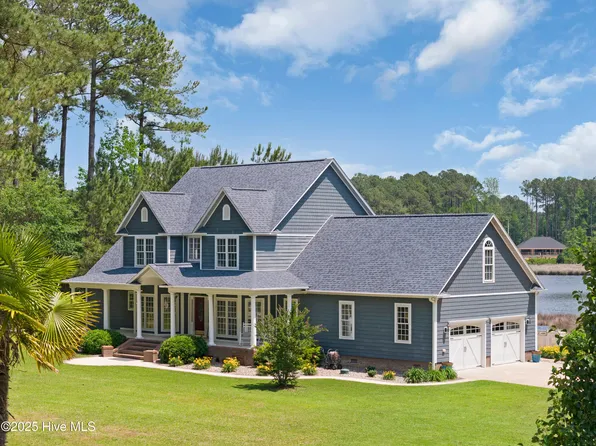 555 Dawson Creek Drive, Arapahoe, NC 28510