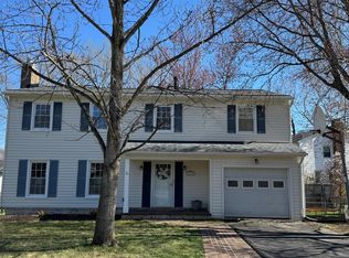 7627 Luton Pl, Alexandria, VA 22315
