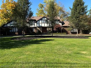 9851 Fitzwater Rd, Brecksville, OH 44141