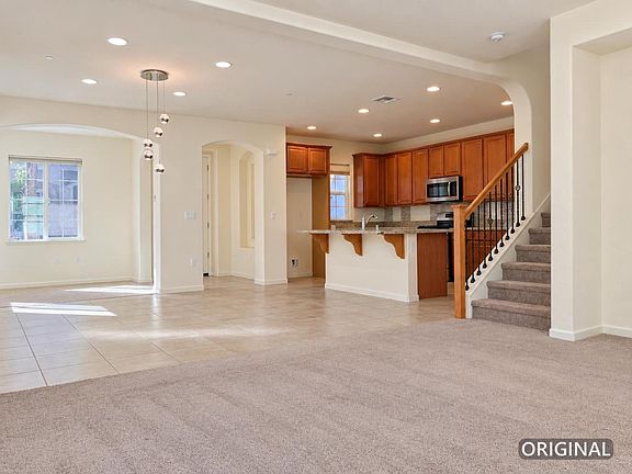 5th image of 703 N Claret Ln