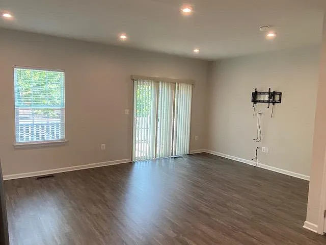 9828 Cedarmass Cir — Photo 23